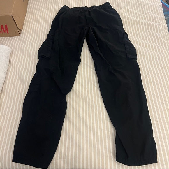 H&M - Black Cargo Pants** - Picture 2 of 2